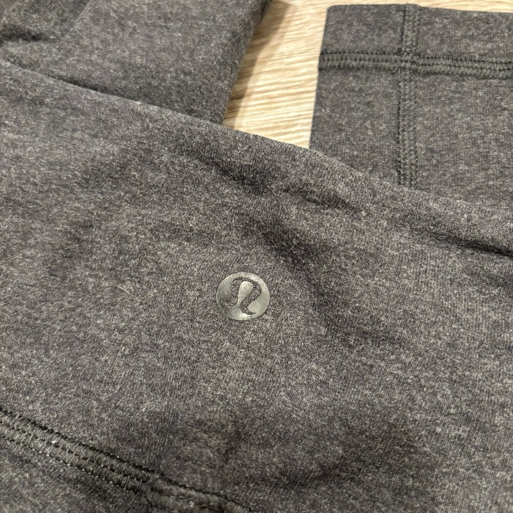 Lululemon Wunder Under Crop, size 2
